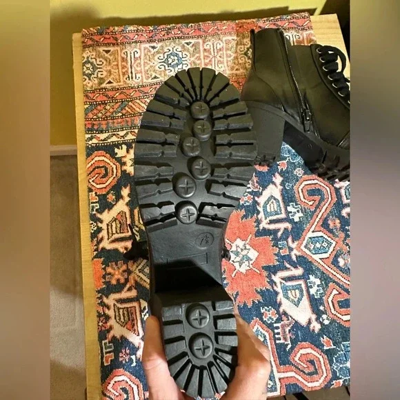 Women’s ankle combat boots NWOT - Picture 4 of 7